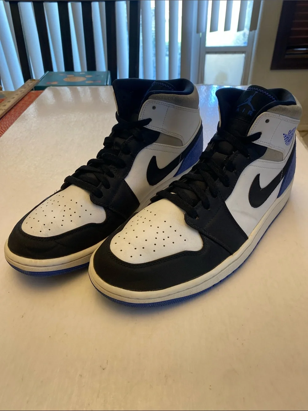 Air Jordan 1 Mid SE Royal Black Toe  Sneakers 852542-102 Men’s Size 11.5